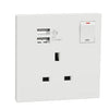 مقبس مفتاح AvatarOn C من Schneider Electric E8715USB، 1 عصابة، 13 أمبير 2.1 أمبير منفذين USB